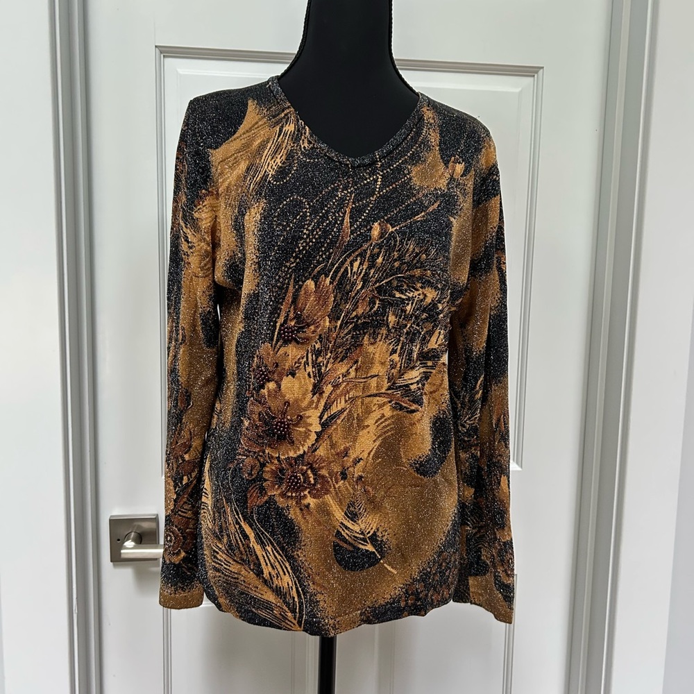 Visifen Black and Gold Knit Top